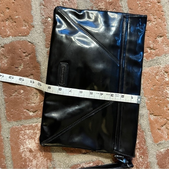 Kirna Zabete Large Clutch Wristlet • Black Patent • Red Rhinestone Kiss Lips - Picture 7 of 14